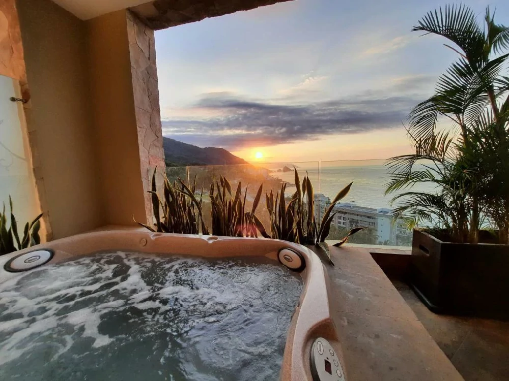 Habitación con jacuzzi en hotel suite-at-garza-blanca-preserve-resort-amp-spa en Puerto Vallarta, Jalisco