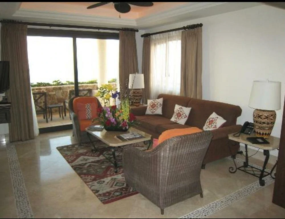 Habitación con jacuzzi en hotel suites-at-grand-solmar-land-39-s-end-resort-and-spa en Cabo San Lucas, Baja California Sur