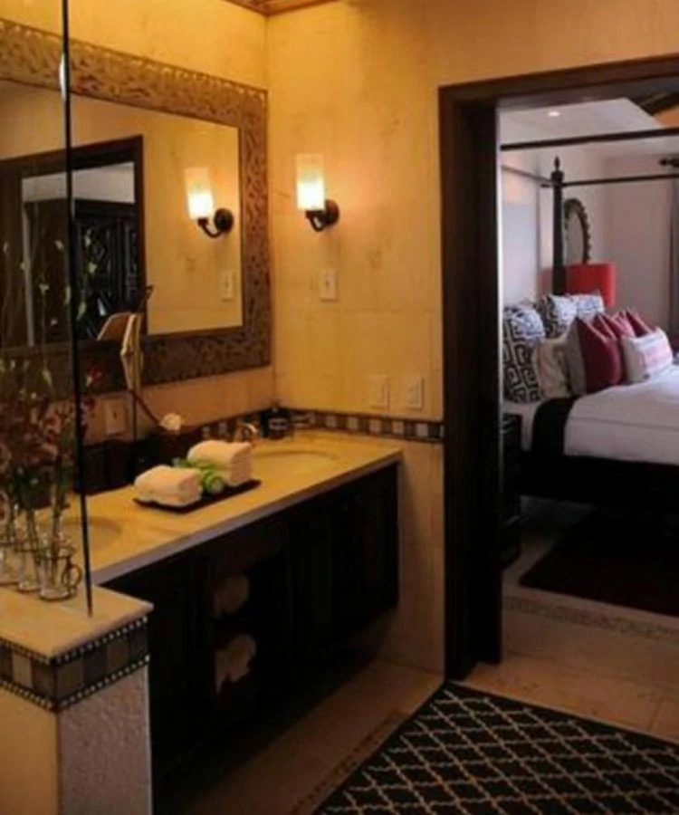 Habitación con jacuzzi en hotel suites-at-grand-solmar-land-39-s-end-resort-and-spa en Cabo San Lucas, Baja California Sur