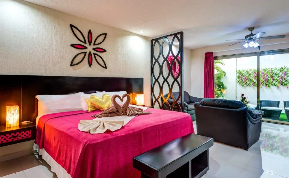 Habitación con jacuzzi en hotel suites-corazon en Playa del Carmen, Quintana Roo