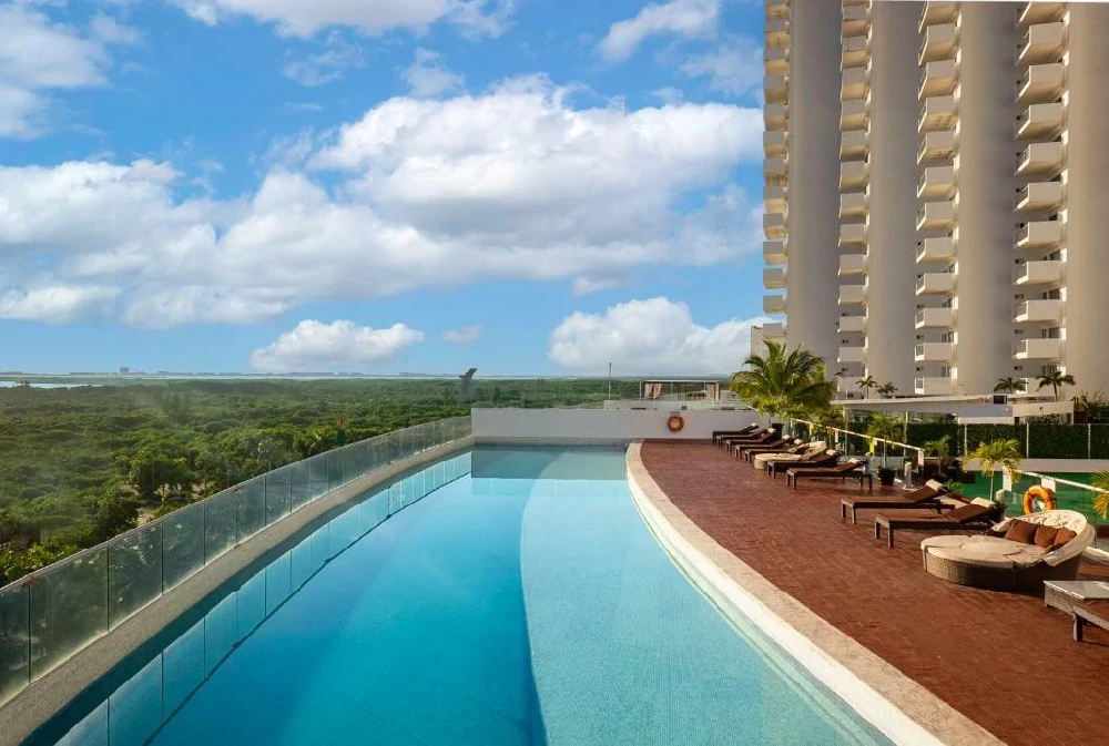Habitación con jacuzzi en hotel suites-malecon-cancun en Cancún, Quintana Roo