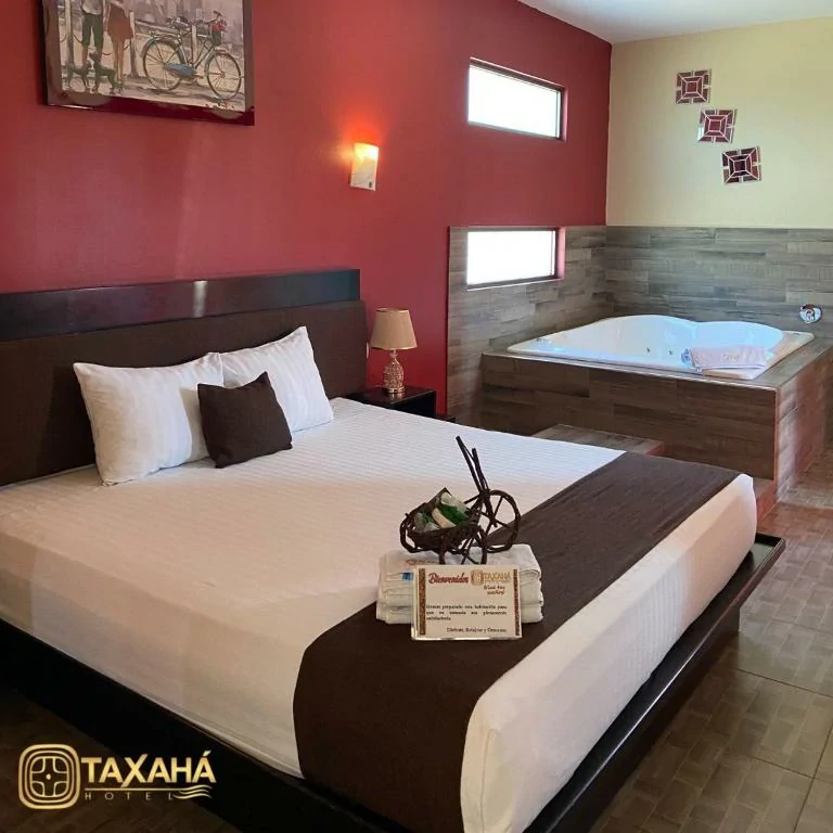 Habitación con jacuzzi en hotel taxaha en Candelaria, Campeche