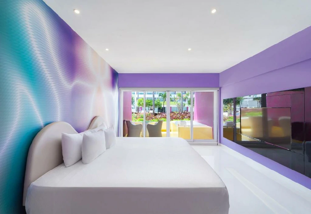 Habitación con jacuzzi en hotel temptation-resort-spa en Cancún, Quintana Roo