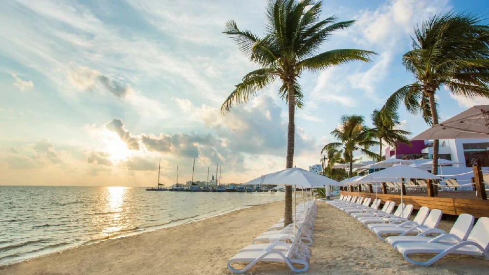 Habitación con jacuzzi en hotel temptation-resort-spa en Cancún, Quintana Roo