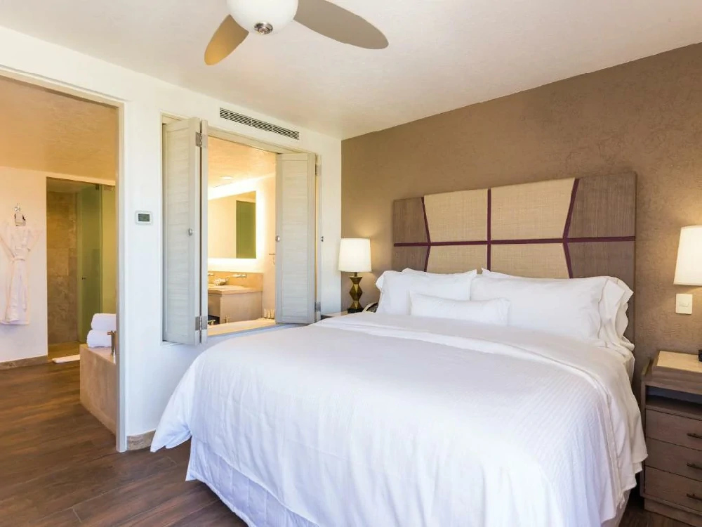 Habitación con jacuzzi en hotel the-westin-los-cabos-resort-villas-baja-point en El Bedito, Baja California Sur