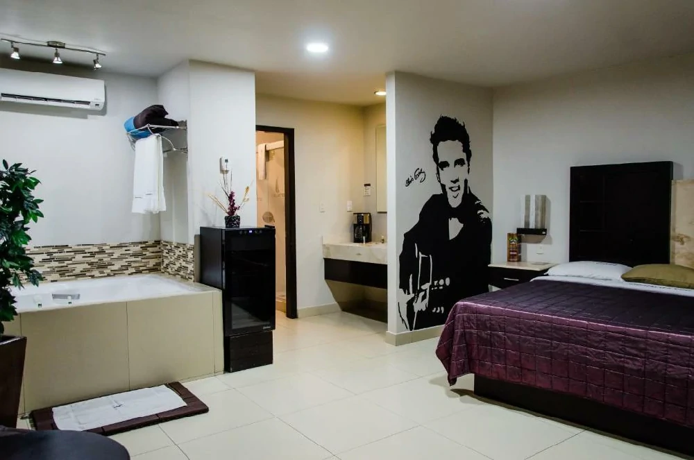 Habitación con jacuzzi en hotel velario en Tijuana, Baja California