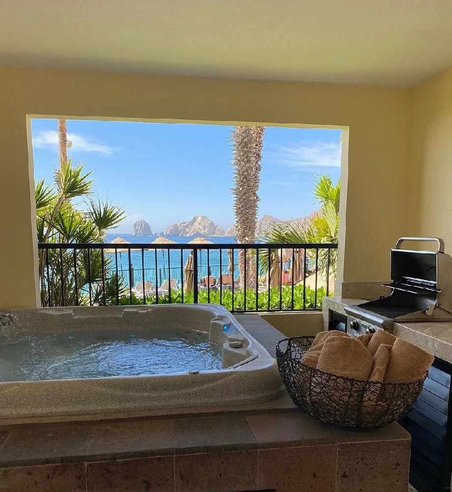 Habitación con jacuzzi en hotel villa-del-arco-beach-resort-amp-spa en Cabo San Lucas, Baja California Sur