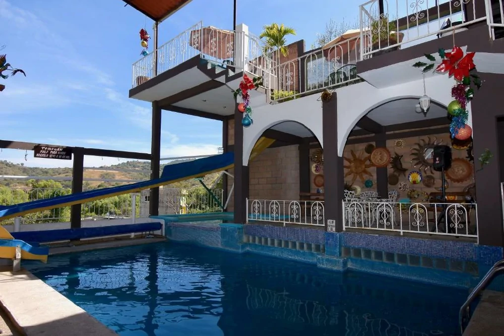 Habitación con jacuzzi en hotel yara en Ixtapan de la Sal, Estado de México